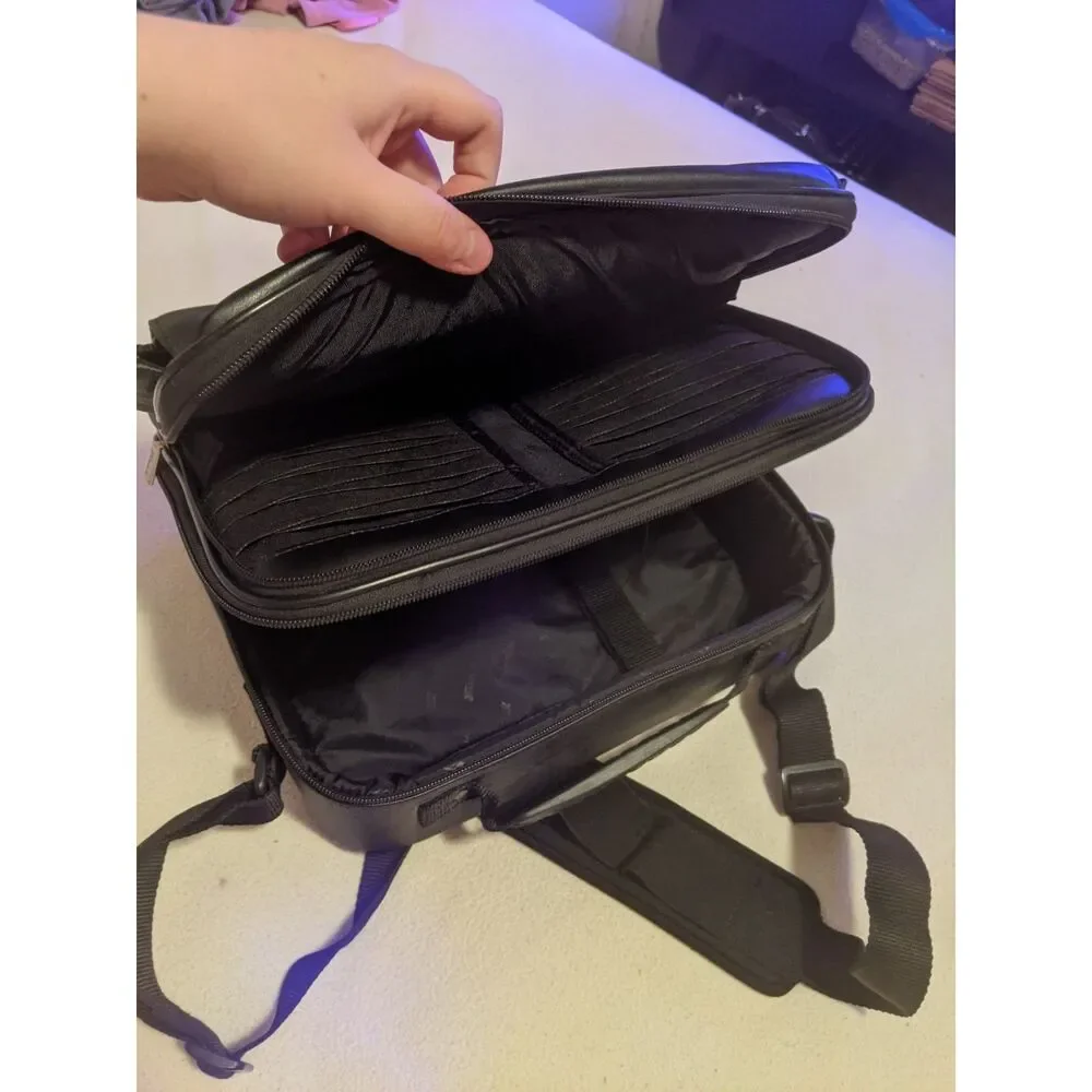 Targus Black Laptop Messenger Bag Briefcase Tech Organizer Shoulder Strap